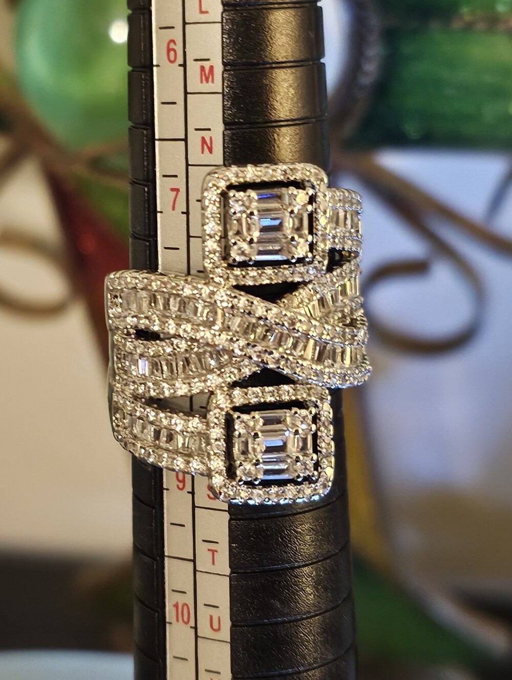 Luxury Crossover Rhinestone Ring - Picture 5 of 5